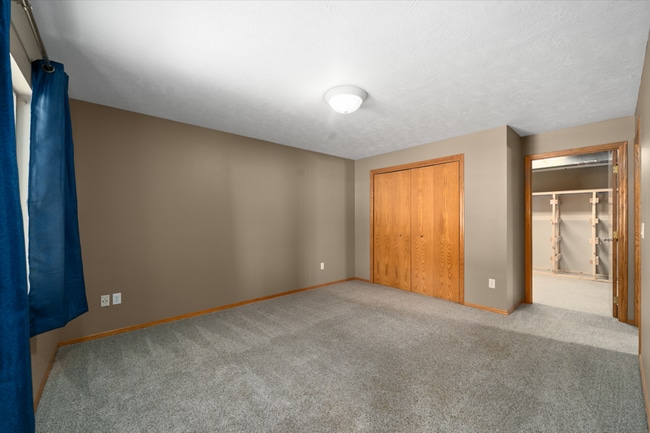 Building Photo - 1202 E 61st St