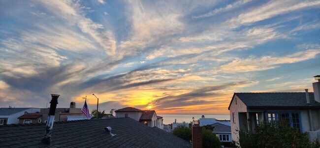 Ocean View - 1656 Monterey Blvd