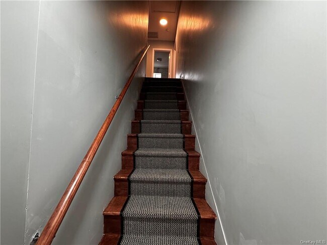 Building Photo - 8 5th Ave