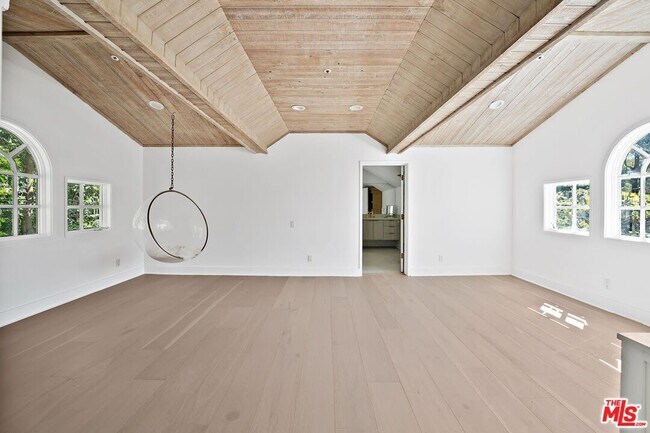 Building Photo - 2387 Stratford Cir
