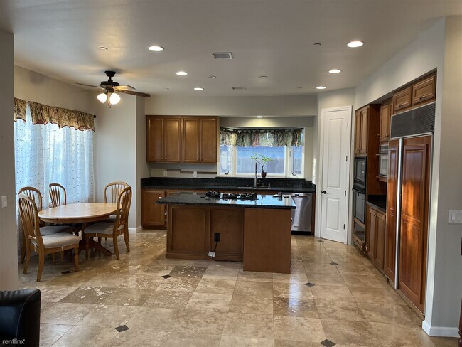 Building Photo - 3 br, 2 bath Townhome - 5993 Short Street