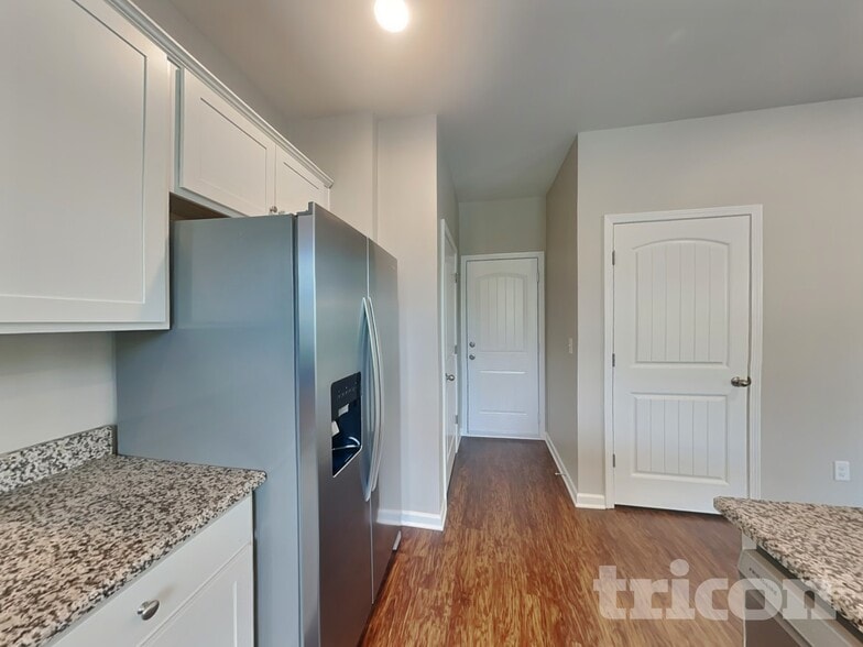 Building Photo - 752 Prominence Rd