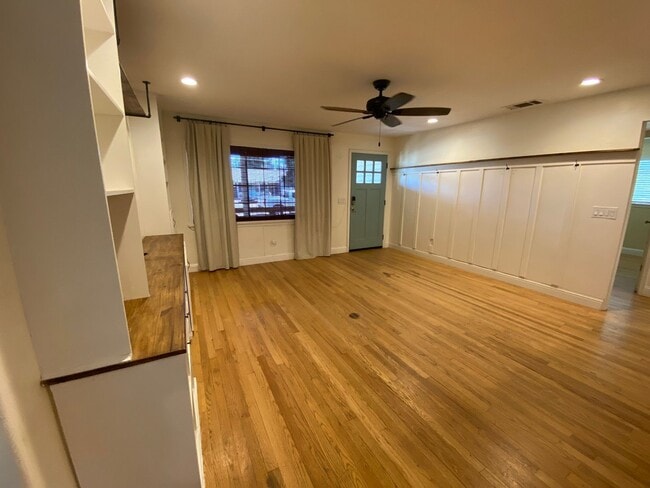 Building Photo - Beautiful Home for rent in Tulare, Ca