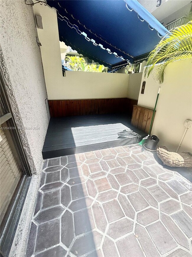 Building Photo - 2666 Tigertail Ave