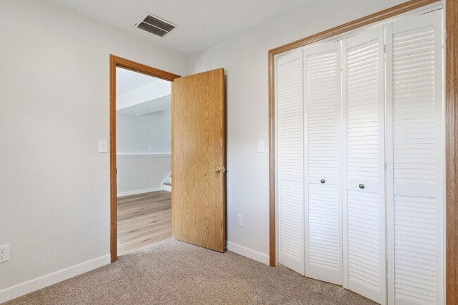 Building Photo - 4335 Conquista Dr