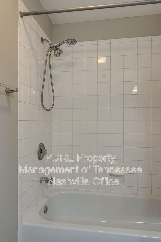 Building Photo - 553 Rosedale Ave