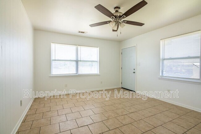 Building Photo - 1521 22nd St Ensley