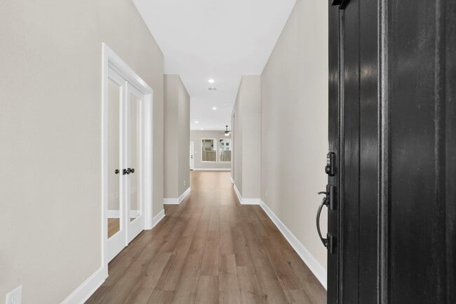 Building Photo - 18303 Bluebird Br Ln