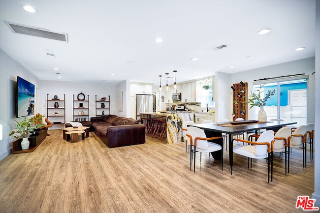 Building Photo - 5630 Gentry Ave