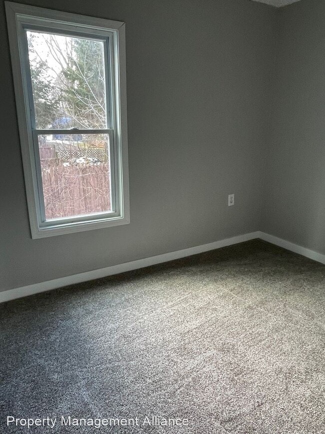 Building Photo - 3 br, 1 bath House - 303 Melrose Drive