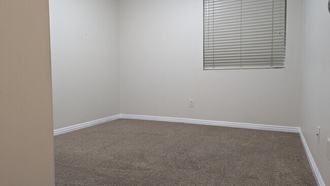 Building Photo - 3181 Alsace Way
