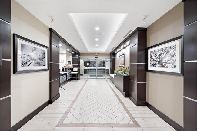 Building Photo - 9901 United Dr