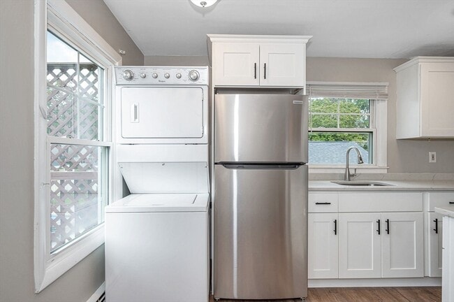 Building Photo - 79 Fairfield St