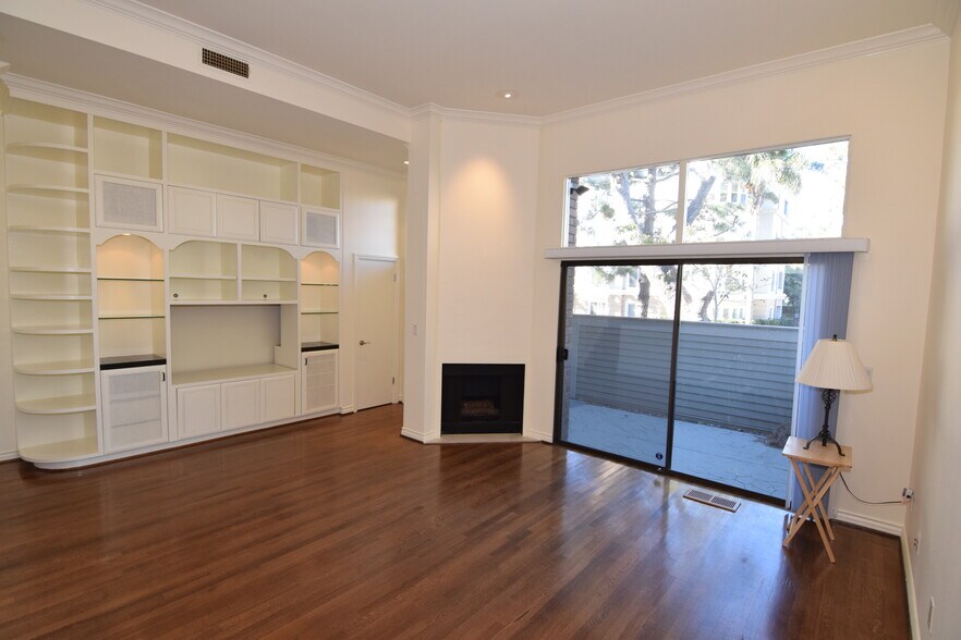 Building Photo - 13340 Maxella Ave