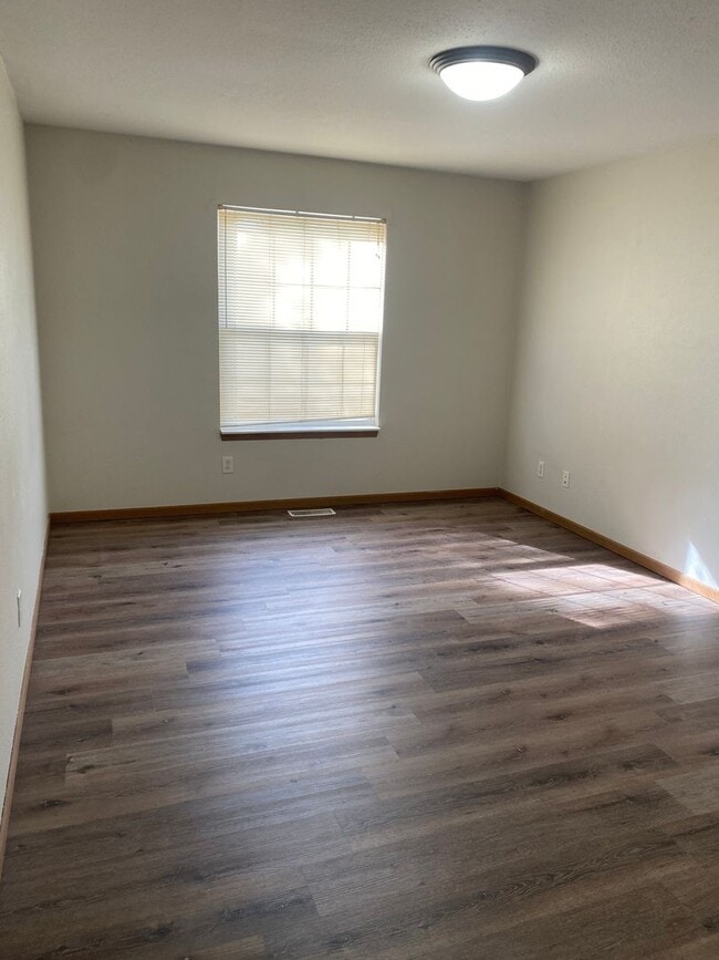 Building Photo - 16758 Huntington Ln