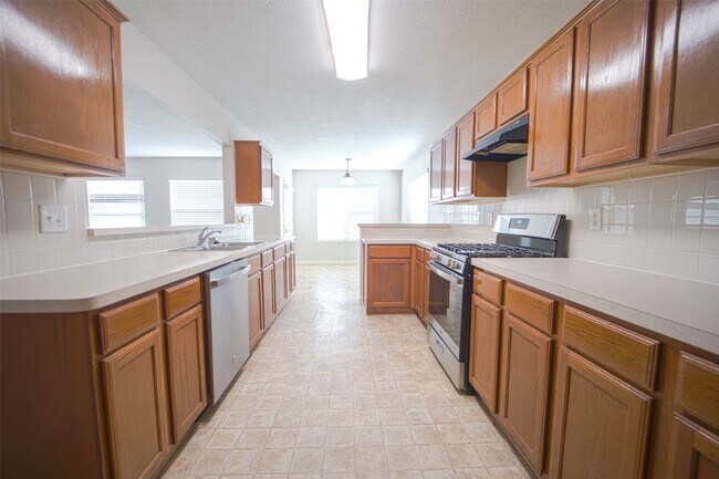 Primary Photo - 8003 Beech Park Ln