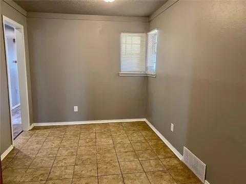 Building Photo - 1810 Bellaire Dr