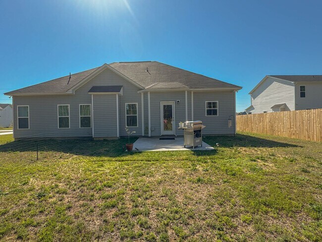 Building Photo - Coming soon! 3 Bedroom 2 Bathroom
