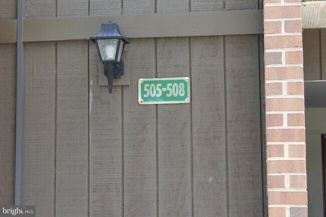 Building Photo - 506 Meadowview Ln