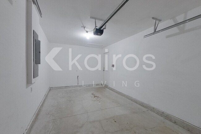 Building Photo - 3214 65th St W