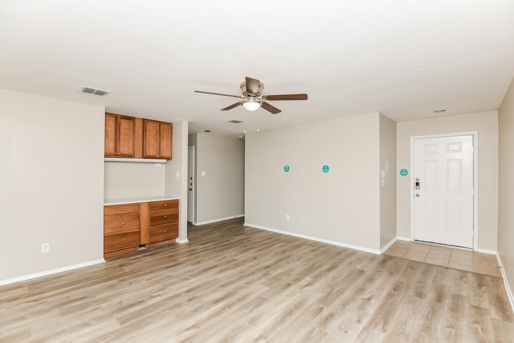 Building Photo - 12933 Kelly Dr