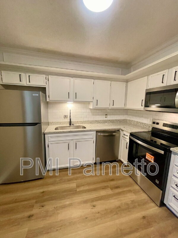 Building Photo - 4704 Palm Tree Ln