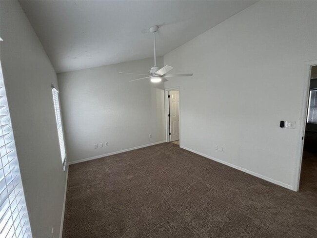 Building Photo - 301 S Bungalow Park Ave