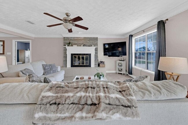 Building Photo - 2216 Calle De Pizzaro