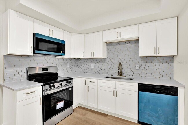 Building Photo - 5543 Gulf Dr