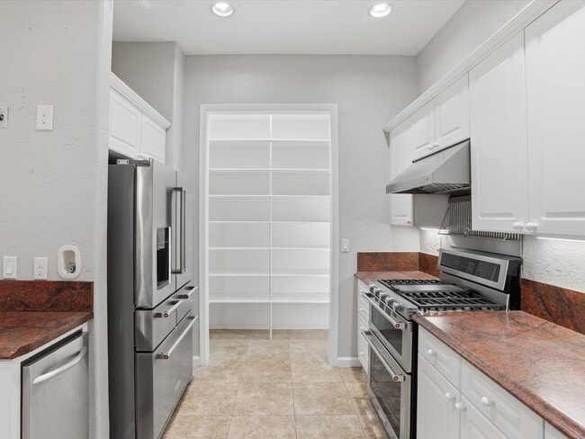 Building Photo - Spanish Springs Dream