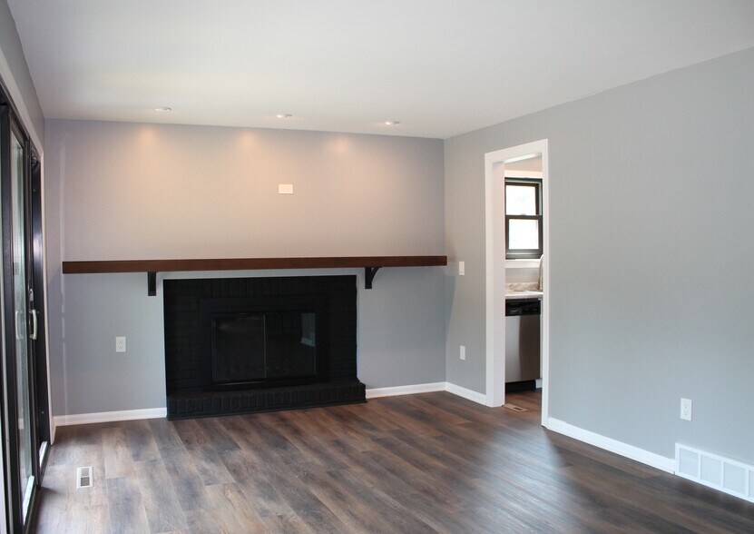 Building Photo - 238 Woodbridge Dr