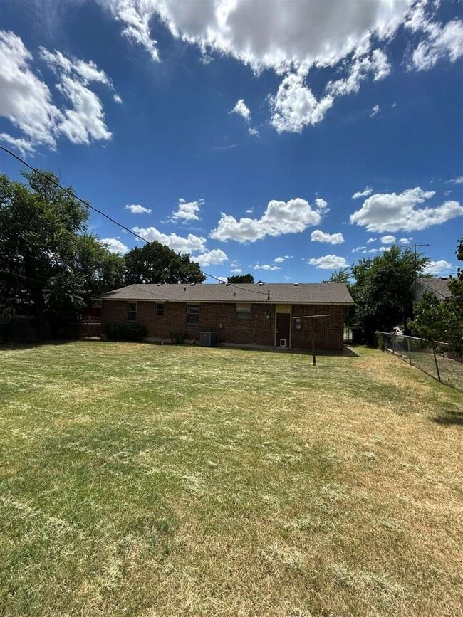 Building Photo - 2311 NW 43rd St