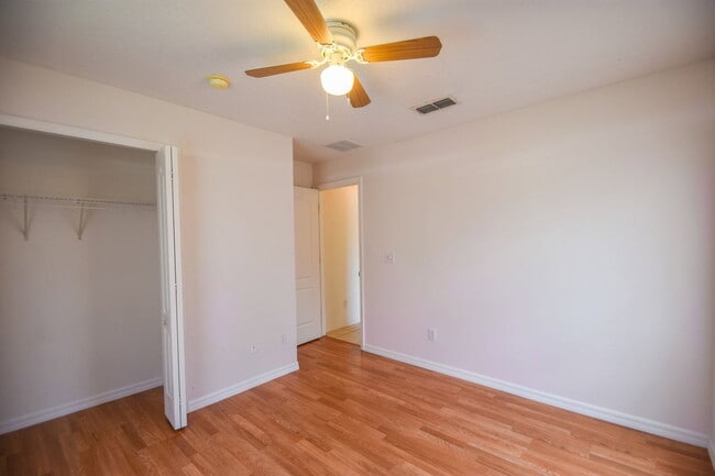 Building Photo - 10438 Vista Pines Loop