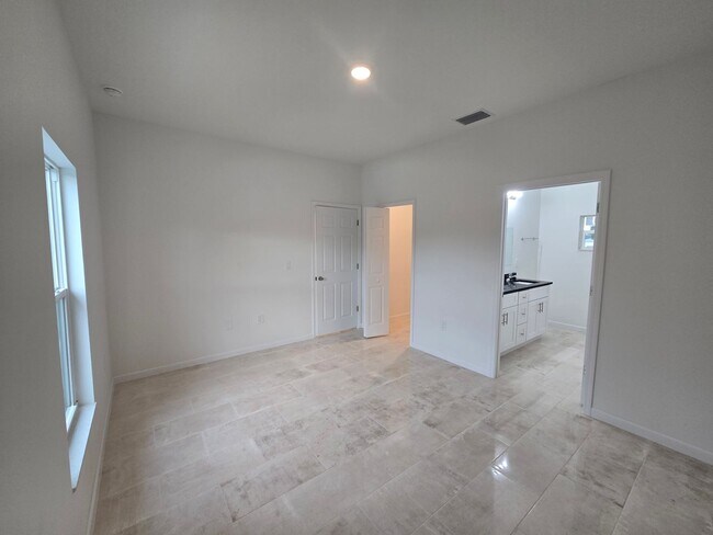 Building Photo - BRAND NEW 3/2/1 -SW LEHIGH ACRES FL