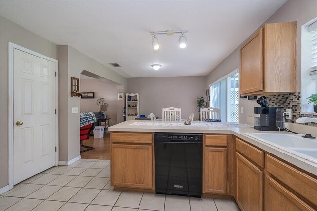 Building Photo - 133 Sawtooth Dr