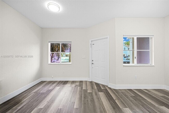 Building Photo - 1681 SE 30th St