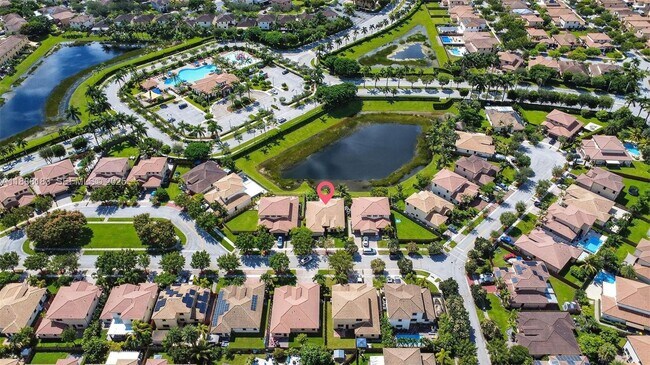 Building Photo - 3616 SE 2nd Dr