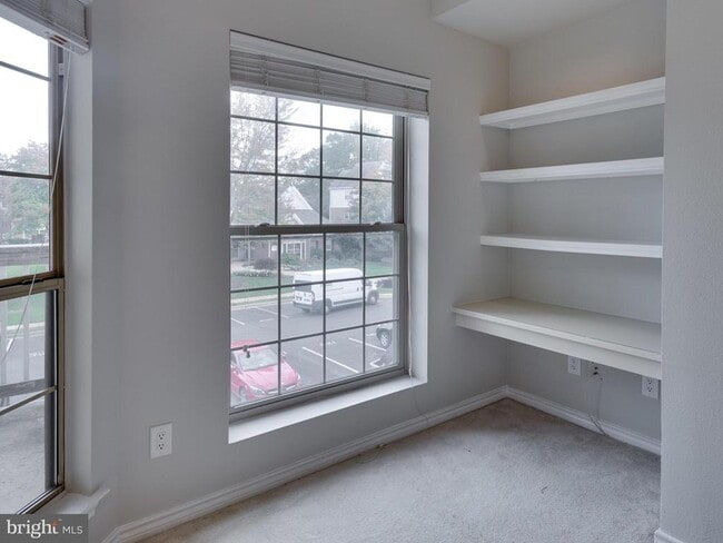 Building Photo - 3906 Penderview Dr