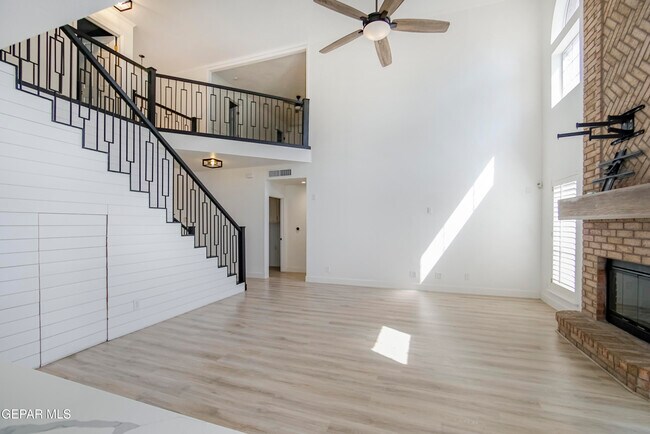 Building Photo - 918 Bellacumbre Dr