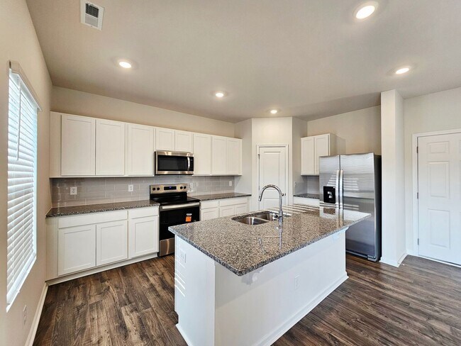 Building Photo - NEW 4- Bedroom Home With Loft, Bonus Room and Fenced Backyard