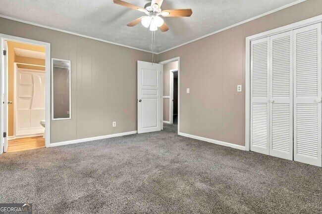 Building Photo - 9169 Lakeview Dr SW
