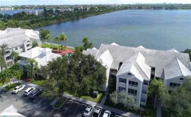 Building Photo - 2820 N Oakland Forest Dr