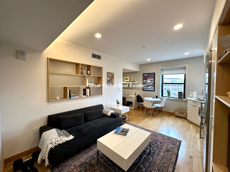 Building Photo - 15 Mount Auburn St