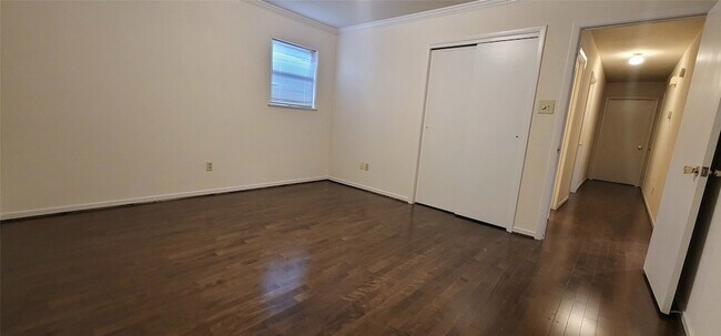 Building Photo - 5624 Woodway Dr