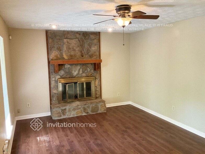Building Photo - 8272 Blackfoot Trail