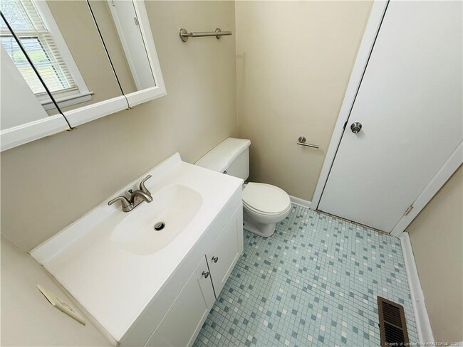 Building Photo - 289 Ramona Dr