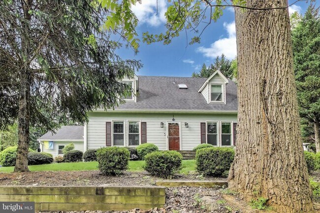 Building Photo - 7726 Seven Locks Rd