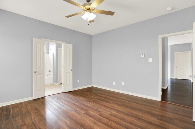 Building Photo - 7501 Bronze Dr