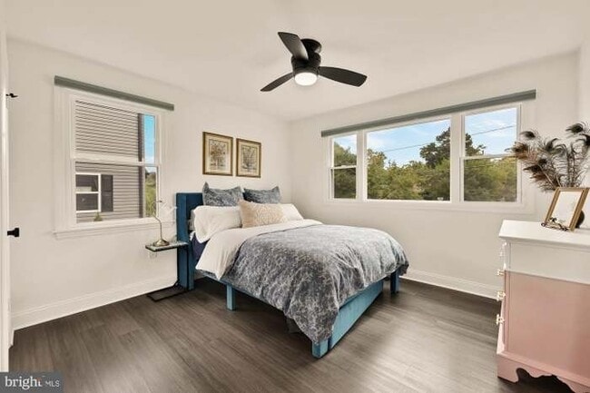 Building Photo - 6728 Barrett Rd