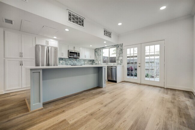 Building Photo - 14715 Barryknoll Ln